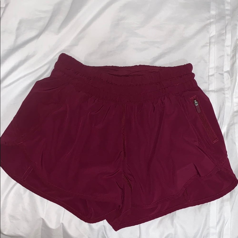 Lululemon hotty hot shorts/ size 6